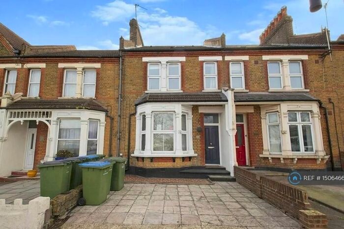 5 Bedroom Terraced House To Rent In Plumstead Common Road, London, SE18