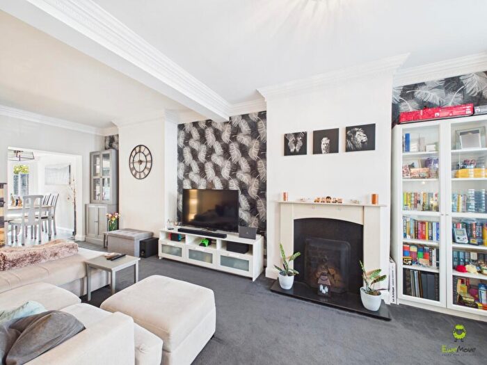 3 Bedroom Terraced House For Sale In Elsa Road, Welling, Kent, DA16
