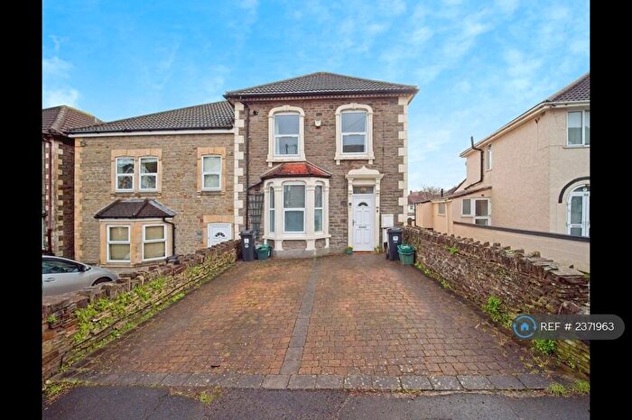 2 Bedroom Flat To Rent In Church Road, Kingswood, Bristol, BS15