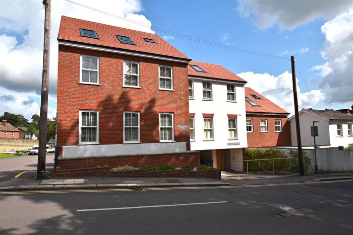 2 Bedroom Apartment To Rent In Hooley Lane, Redhill, Surrey, RH1