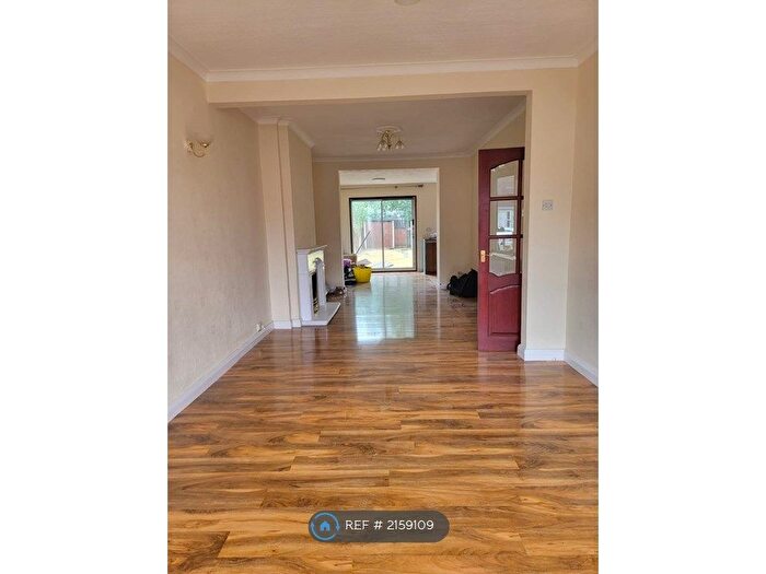 3 Bedroom Terraced House To Rent In Clifford Avenue, Ilford, IG5