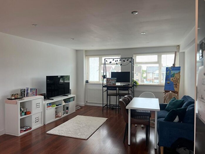 1 Bedroom Flat To Rent In Quarry High Street, Headington, Oxford, OX3