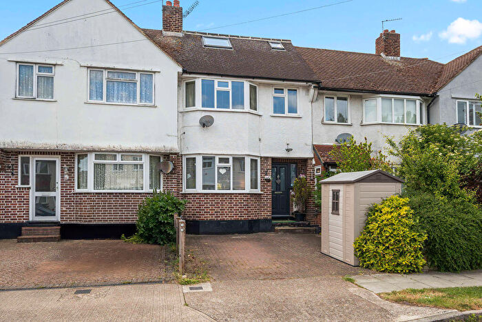 4 Bedroom Terraced House For Sale In Caverleigh Way, Worcester Park, KT4