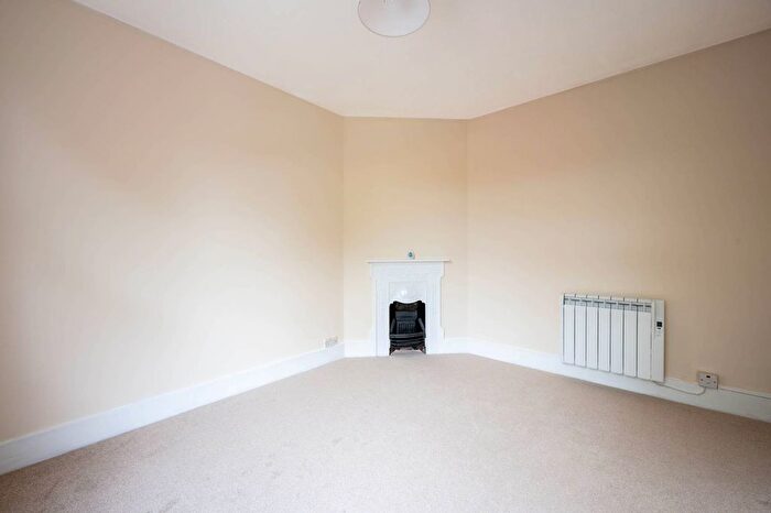 1 Bedroom Maisonette To Rent In Weston Road, Guildford, GU2
