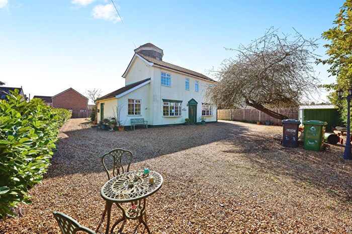 4 Bedroom Character Property For Sale In Gidding Road, Sawtry, Huntingdon, PE28