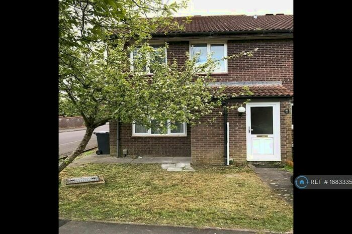 1 Bedroom Maisonette To Rent In Chandos Close, Grange Park, Swindon, SN5