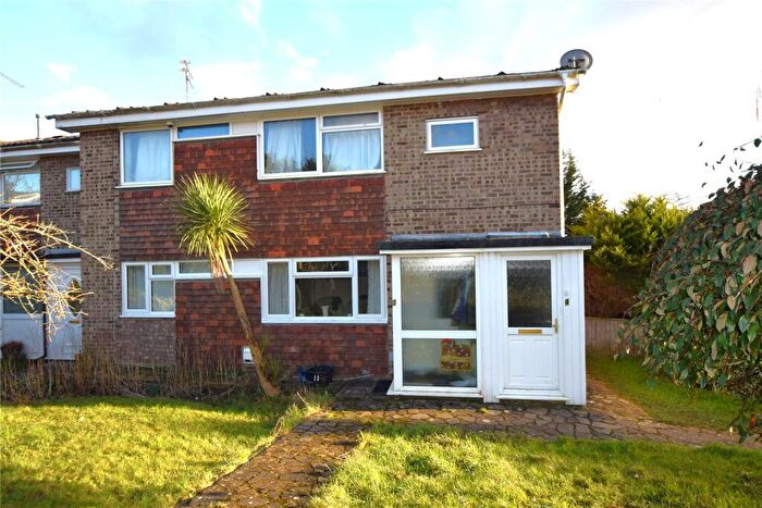 2 Bedroom Maisonette For Sale In Dove Court, Alton, Hampshire, GU34