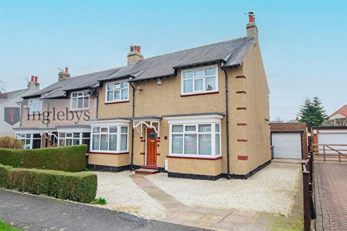 3 Bedroom Semi Detached House For Sale In West Avenue, Saltburn-By-The-Sea, TS12