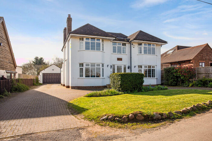 4 Bedroom Detached House For Sale In Ashbrook Lane, St. Ippolyts, Hitchin, SG4