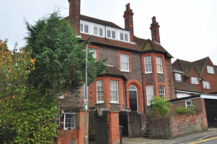 Apartment To Rent In Semaphore Road, Guildford, Surrey, GU1