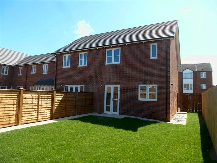 3 Bedroom Property To Rent In Cross Street, Savile Road, WF10