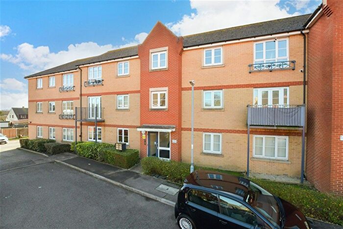 1 Bedroom Flat For Sale In Bridge Road, Wickford, Essex, SS11