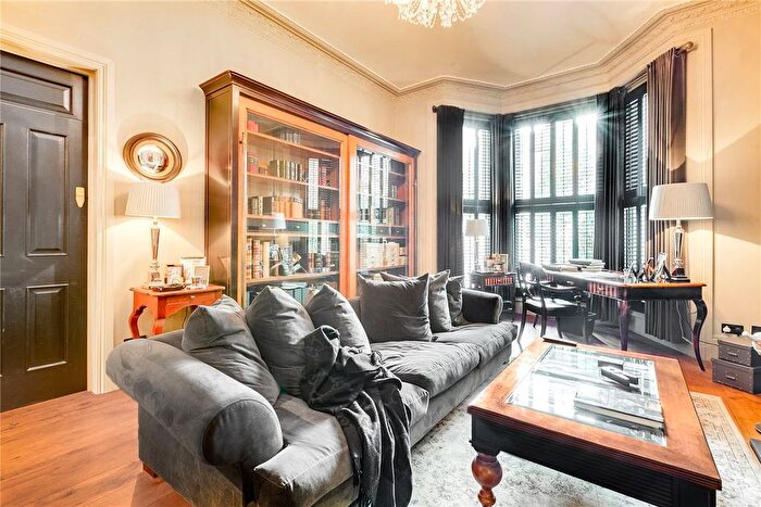 2 Bedroom Flat To Rent In Elsham Road, Holland Park, W14