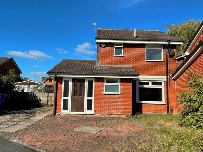 3 Bedroom Detached House To Rent In Ennerdale Road, Tyldesley, M29