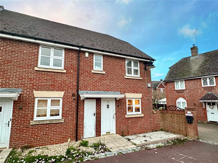 3 Bedroom End Of Terrace House To Rent In Lower Mount Street, Fleet, Hampshire, GU51
