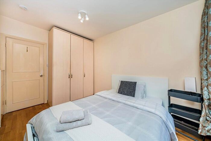 1 Bedroom Flat To Rent In Old Castle Street, Aldgate, E1