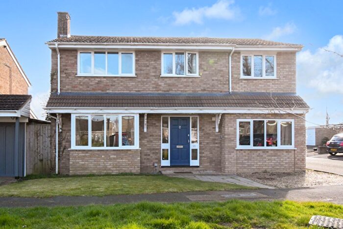 4 Bedroom Detached House For Sale In Jenkyn Road, Wootton, Bedford, MK43