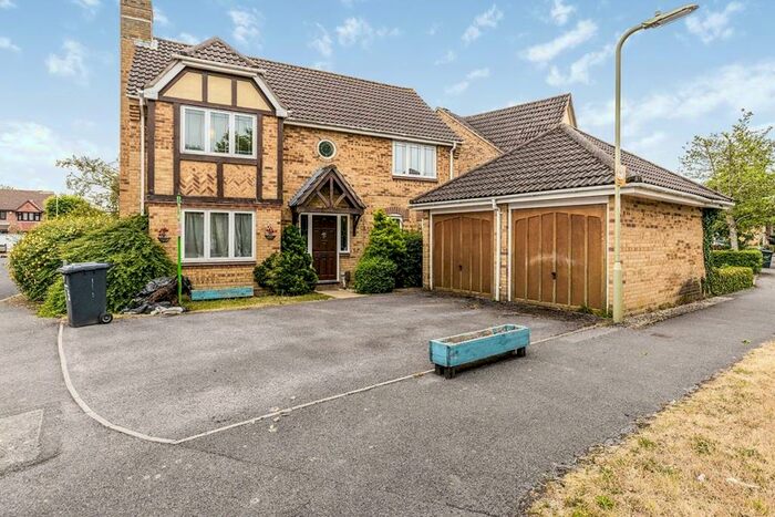 4 Bedroom Detached House To Rent In Fern Drive, Havant, Hampshire, PO9