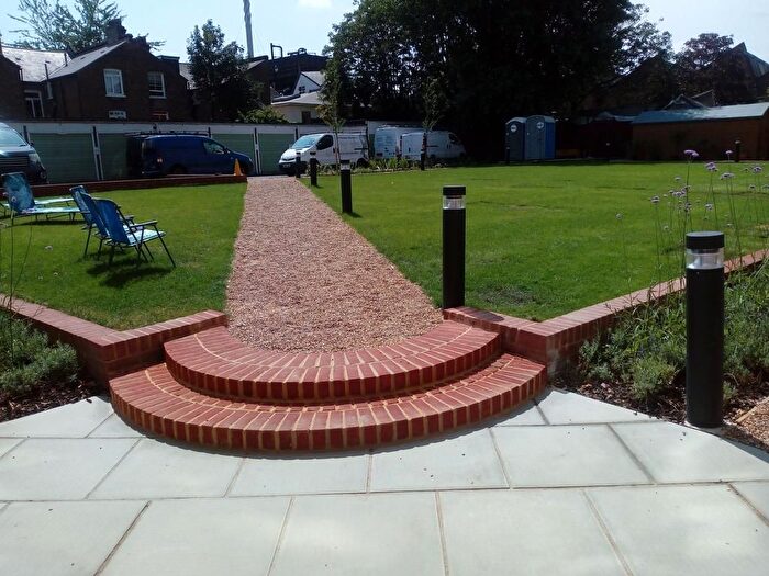 2 Bedroom Flat To Rent In Sandhurst Court, London, SW2