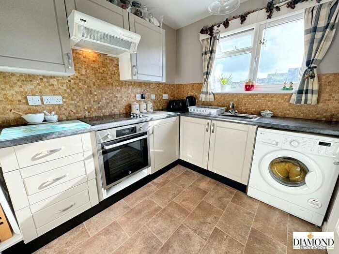 2 Bedroom Semi-Detached Bungalow For Sale In Bampfylde Close, Tiverton, EX16