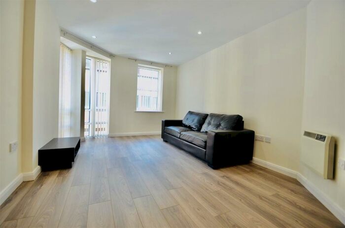2 Bedroom Apartment To Rent In Weekday Cross, Halifax Place, NG1