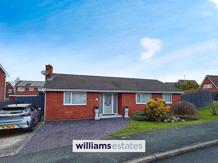 3 Bedroom Detached House For Sale In Bro Deg, Ruthin, LL15