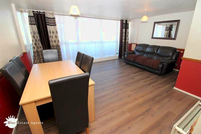 2 Bedroom Flat To Rent In Distillery Walk, Brentford, TW8