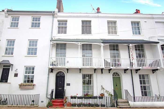 2 Bedroom Maisonette To Rent In Warwick Road, Worthing, BN11