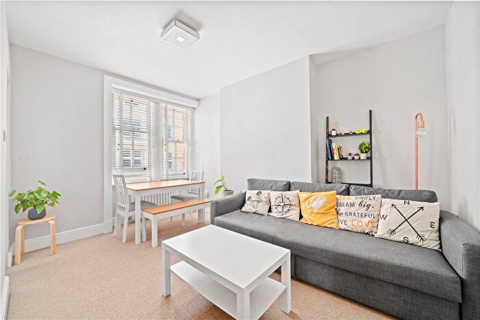1 Bedroom Flat To Rent In Taunton Place, London, NW1