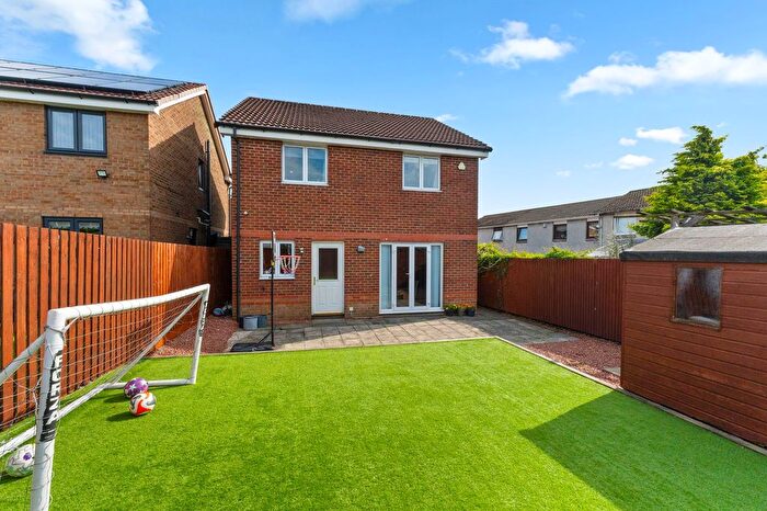 4 Bedroom Detached House For Sale In Chuckethall Place, Livingston, EH54