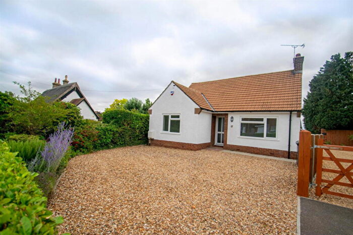 3 Bedroom Detached Bungalow To Rent In Holly Walk, Silsoe, Bedford, MK45