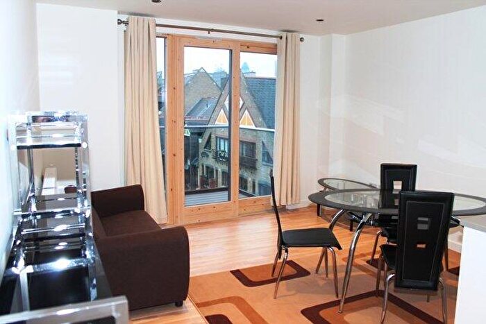 2 Bedroom Flat To Rent In Cordage House, Cobblestone Square, Wapping, London, E1W