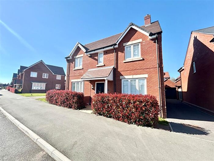 4 Bedroom Property To Rent In Braxells Road, Botley, Southampton, SO32