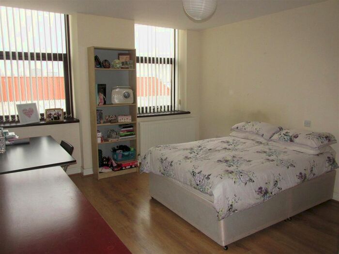 2 Bedroom Flat To Rent In Sandy Lane, Coventry, CV1