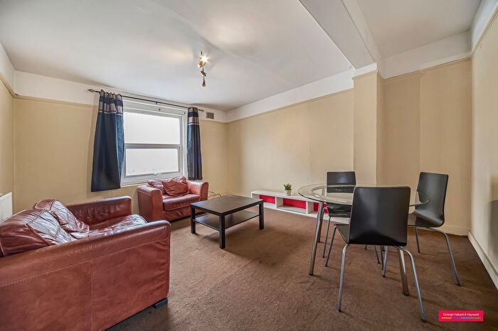 2 Bedroom Flat To Rent In New Cross Road, New Cross, London, SE14
