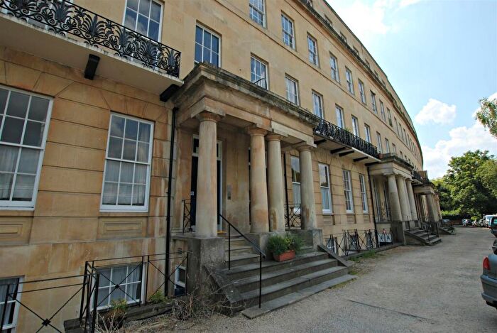 1 Bedroom Apartment To Rent In Lansdown Crescent, Cheltenham, GL50