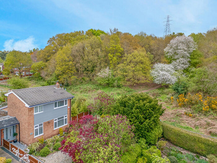 3 Bedroom Link Detached House For Sale In The Grove, Stourport-on-Severn, DY13