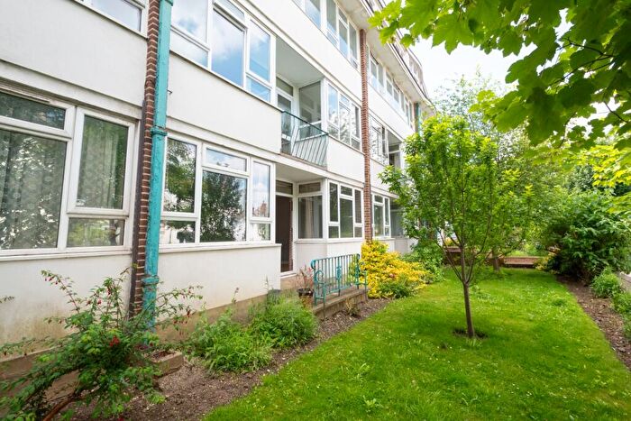 2 Bedroom Flat For Sale In Buckingham Lodge, Seven Dials, Brighton, BN1