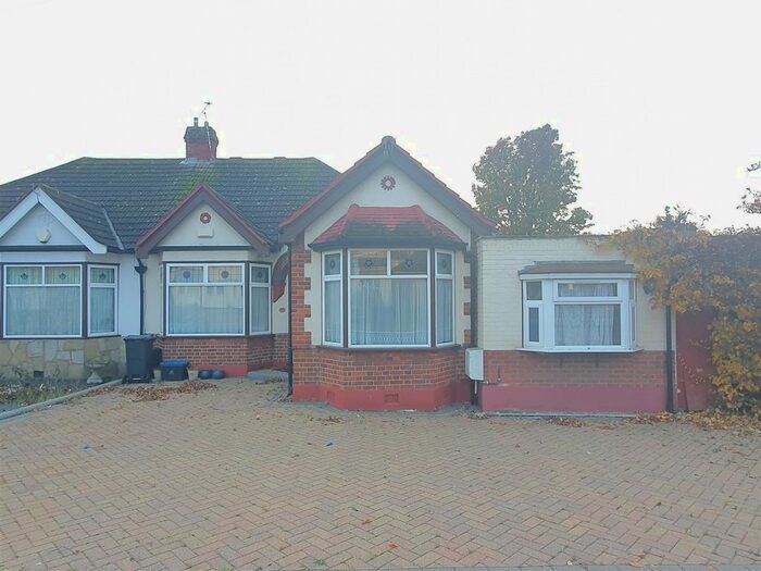 4 Bedroom Semi Detached Bungalow To Rent In Falmouth Gardens, Ilford, IG4