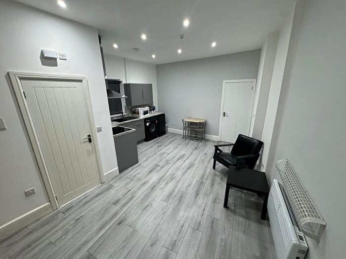 1 Bedroom Flat To Rent In Bearwood Road, Smethwick, B66