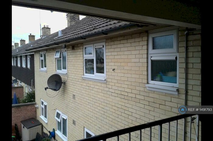 2 Bedroom Flat To Rent In Maybush, Southampton, SO16