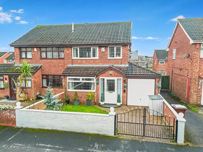 3 Bedroom Semi Detached House For Sale In Manly Close, Nottingham, NG5