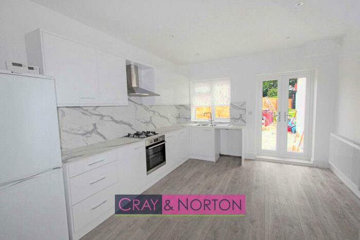 3 Bedroom Flat To Rent In Fryston Avenue, Addiscombe, CR0