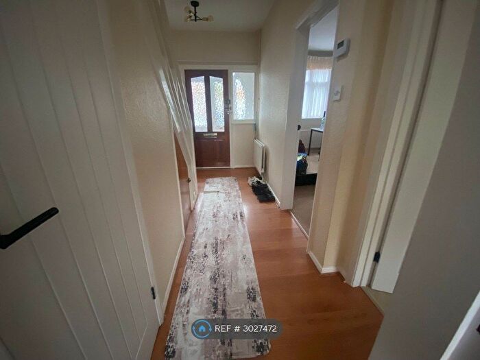 3 Bedroom Semi-Detached House To Rent In Uplands Road, Leicester, LE2