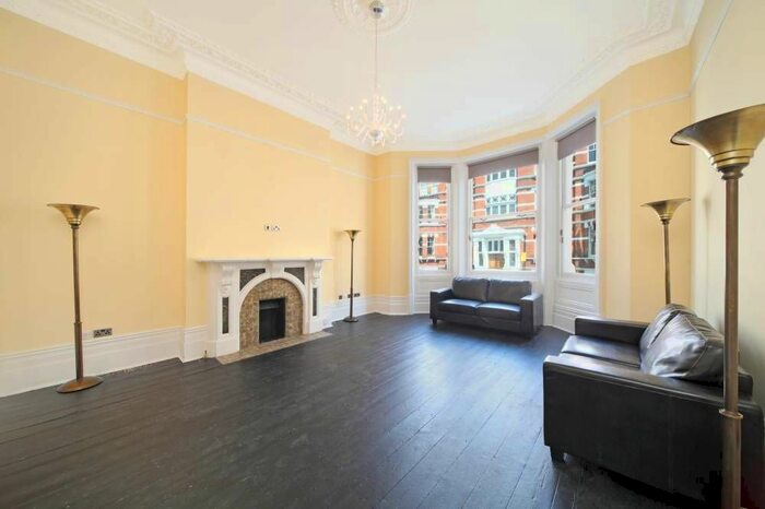 2 Bedroom Flat To Rent In Holland Park Gardens, London, W14