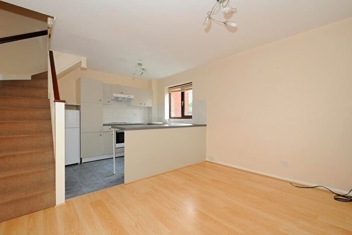 1 Bedroom End Of Terrace House To Rent In Scotts Avenue, Sunbury-On-Thames, TW16