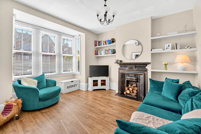 4 Bedroom Semi Detached House To Rent In Broughton Road, Thornton Heath, CR7