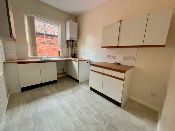 2 Bedroom Flat To Rent In Eastgate, Louth, LN11