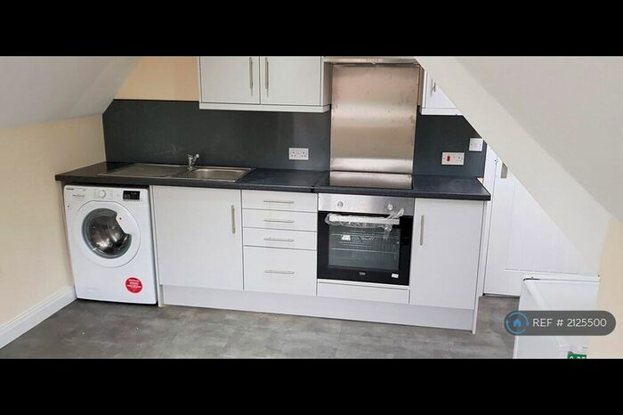 1 Bedroom Flat To Rent In Monk Bridge Road, Leeds, LS6