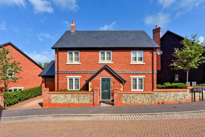 4 Bedroom Detached House To Rent In Oat Close, Rotherfield Greys, Henley-On-Thames, Oxfordshire, RG9